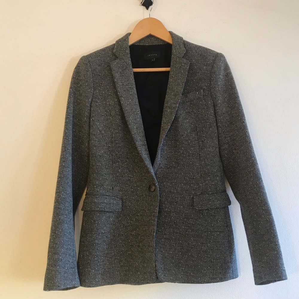 Gorgeous Simple Chic Suit Jacket by Theory size 4